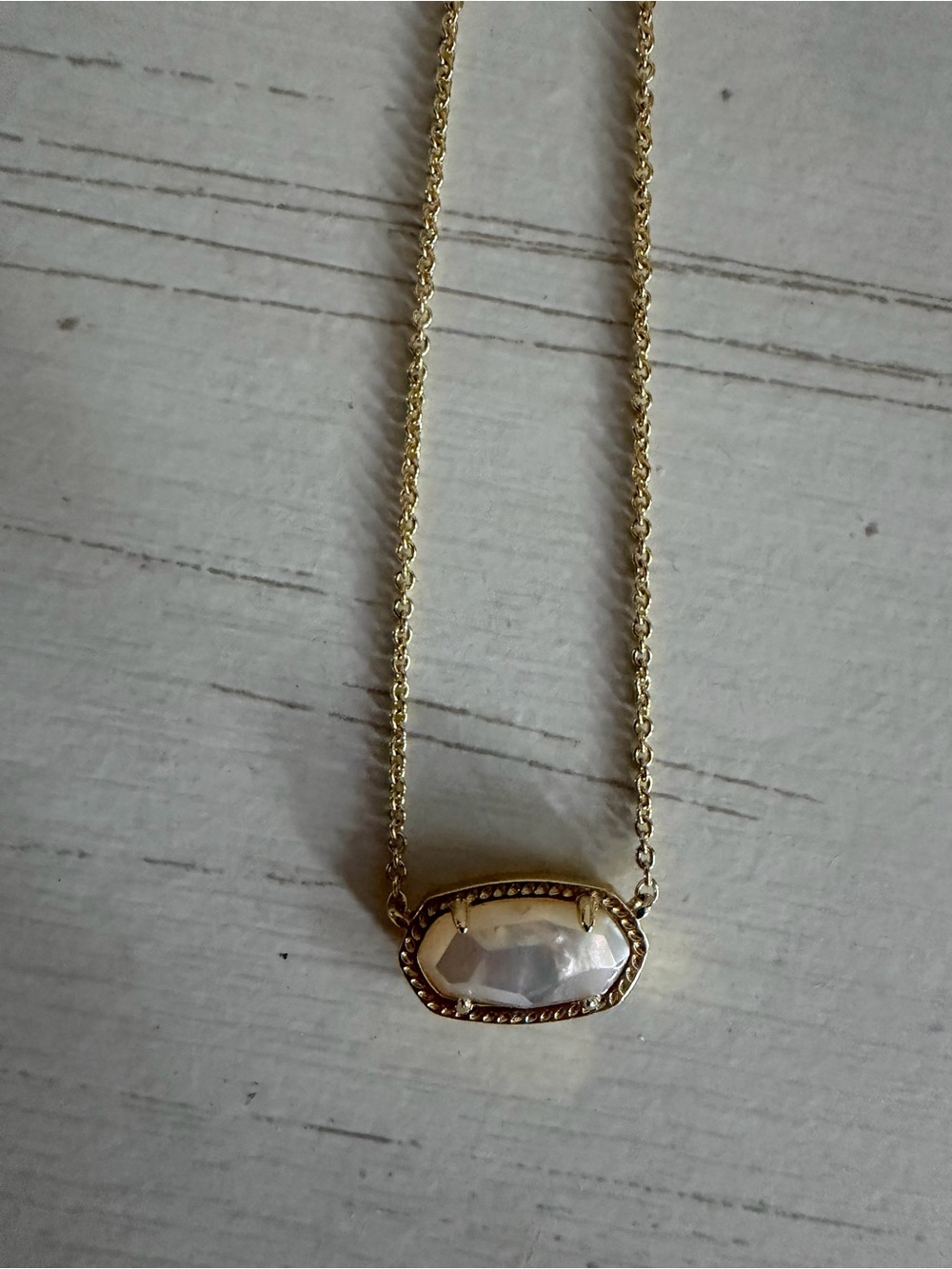 Kendra Scott Elisa Necklace in Ivory Mother-of-Pearl